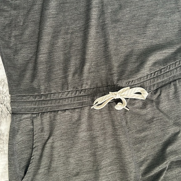 Vuori | Lux Jumpsuit Size Small. Heathered Gray ankle length joggers - Picture 6 of 14